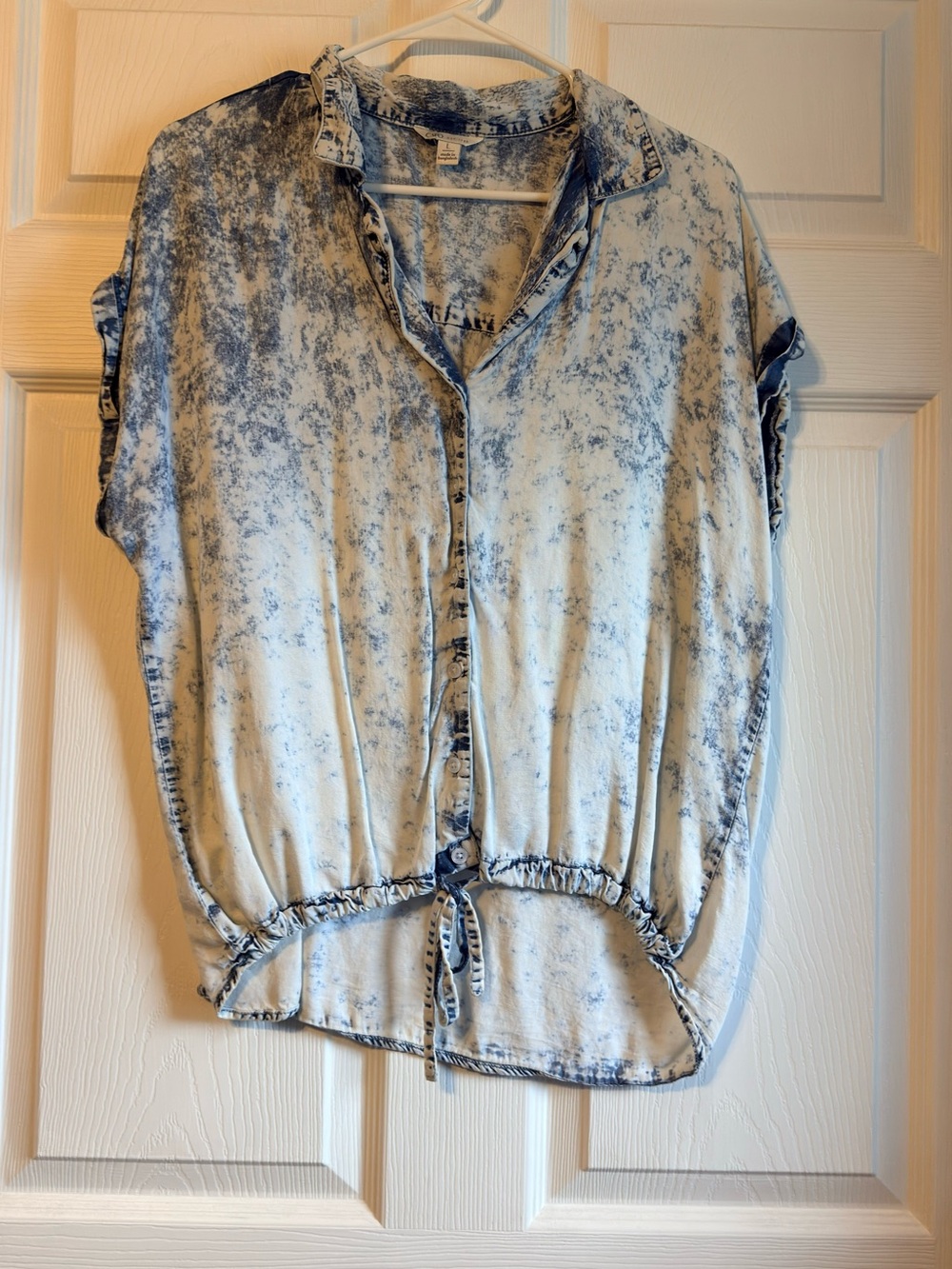 Cato Light Blue and White Acid-Wash Button-Front Tie-Hem Top